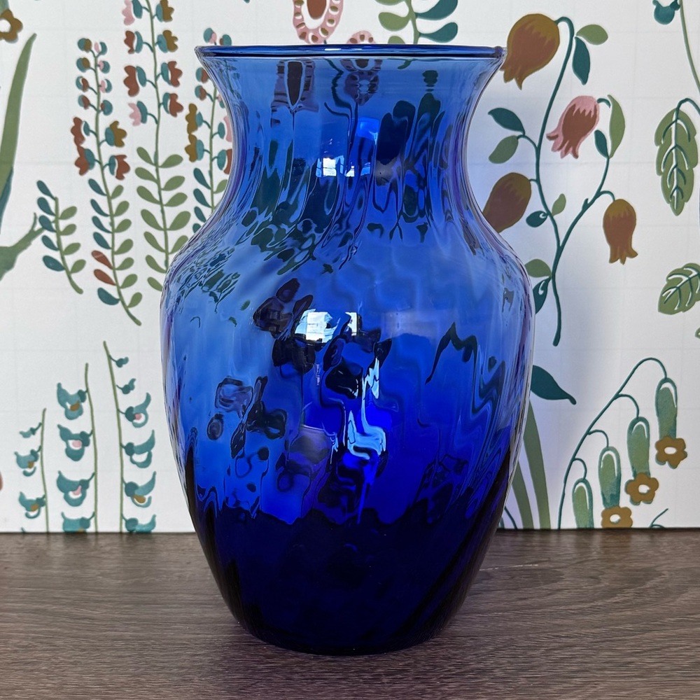 Vintage Indiana Glass Company Cobalt Blue “Illusions” Vase